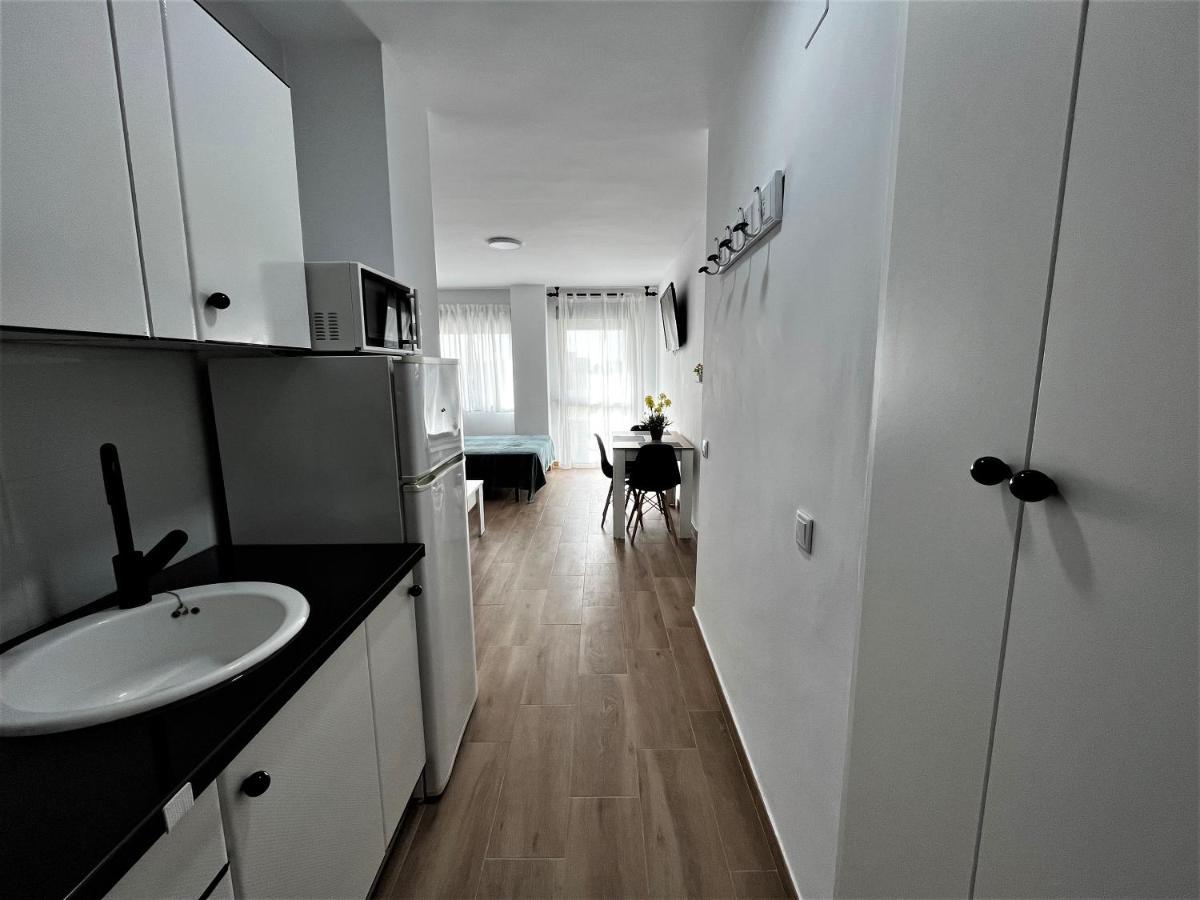 Ver7 - Estudio, Wifi, Fire Stick Amazon, Terraza, Vistas Al Mar, Piscina Torremolinos Bagian luar foto
